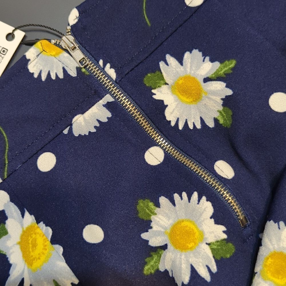 *Clearance* Potters Pot Blue Daisy Pencil Skirt - Picture 6 of 6